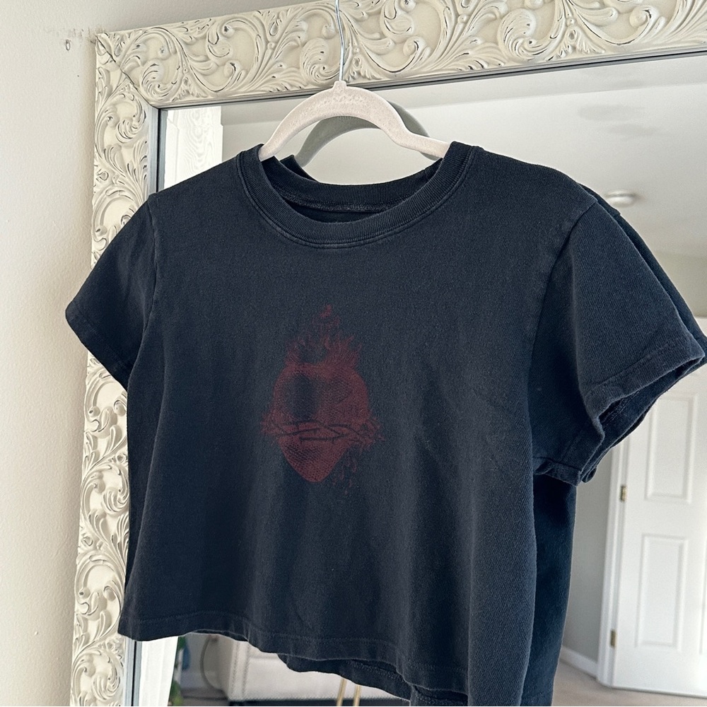 Brandy Melville Cropped Graphic Tee